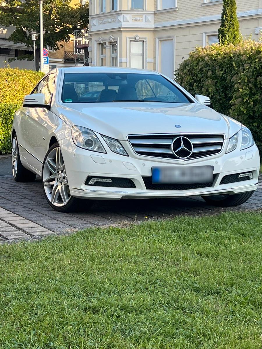 Mercedes-Benz E 220