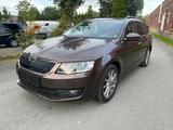 Skoda Octavia Combi Elegance 4x4 - Skoda Octavia mit Benzin-Antrieb: Elegance