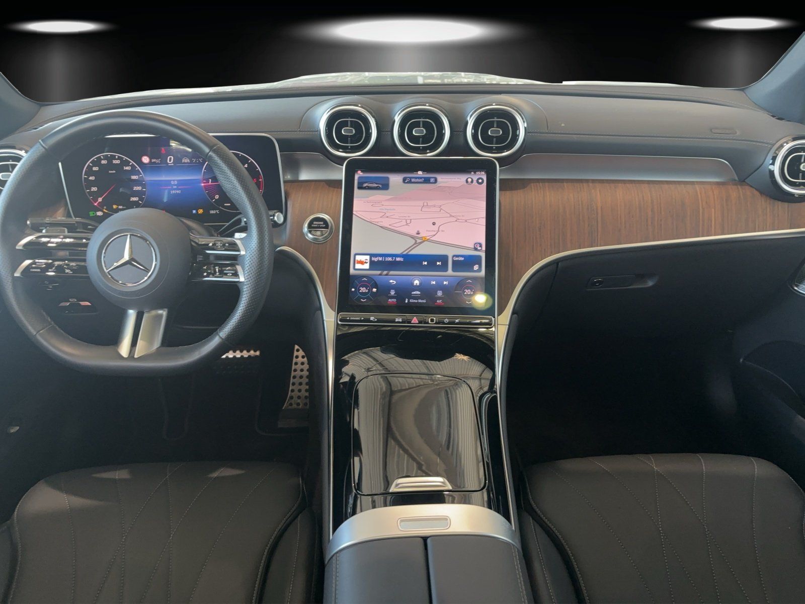 Fahrzeugabbildung Mercedes-Benz GLC300d Cpé AMG Premium AIRAMTIC Pano DISTRO AHK