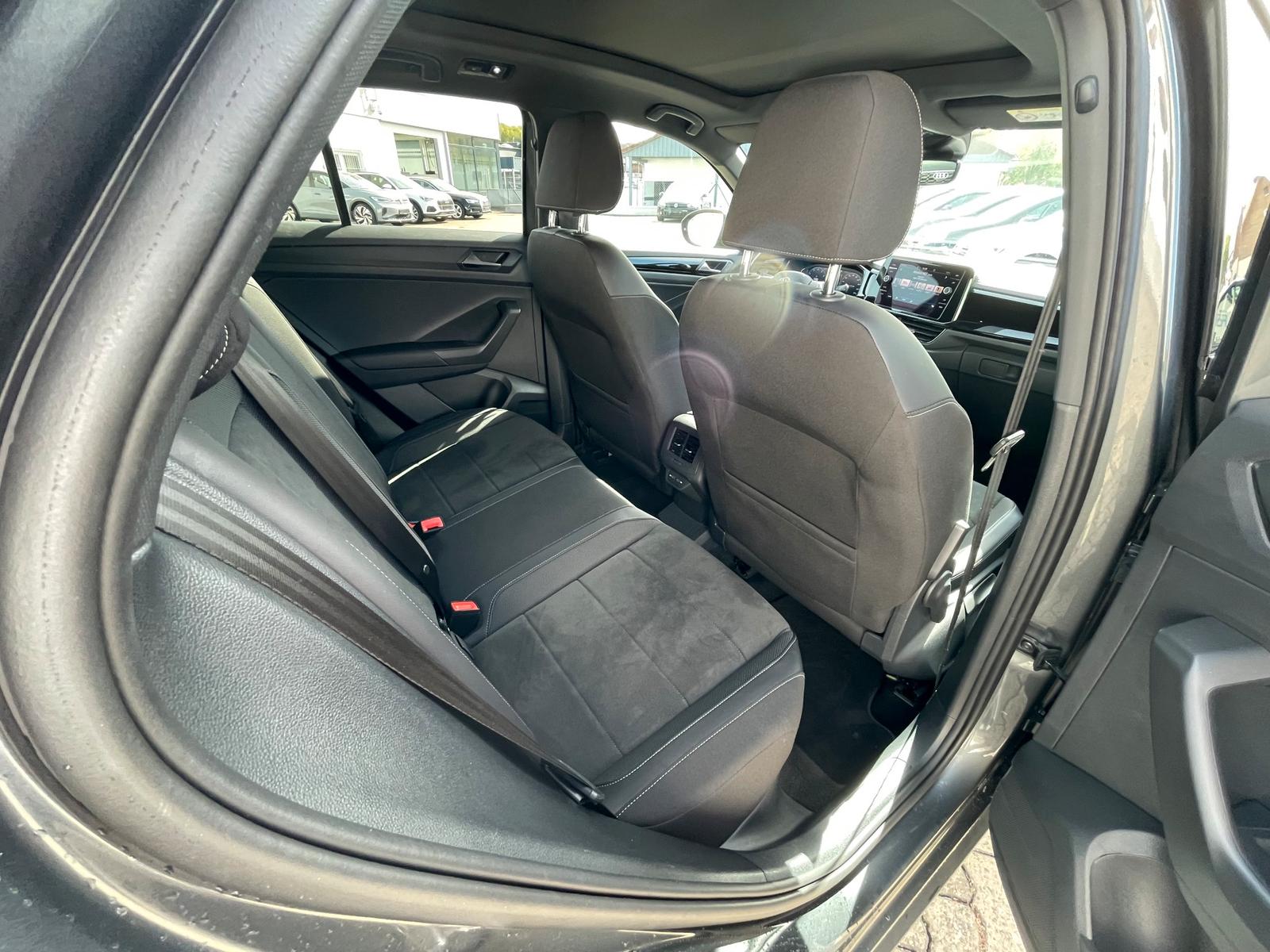 Volkswagen T-Roc R-Line 1.5 DSG ACC BLACK STYLE NAV PANO, миниатюра 17