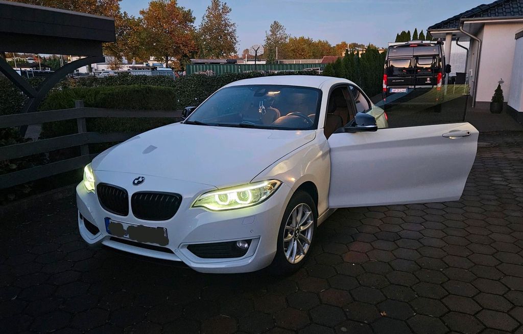Image of BMW 218