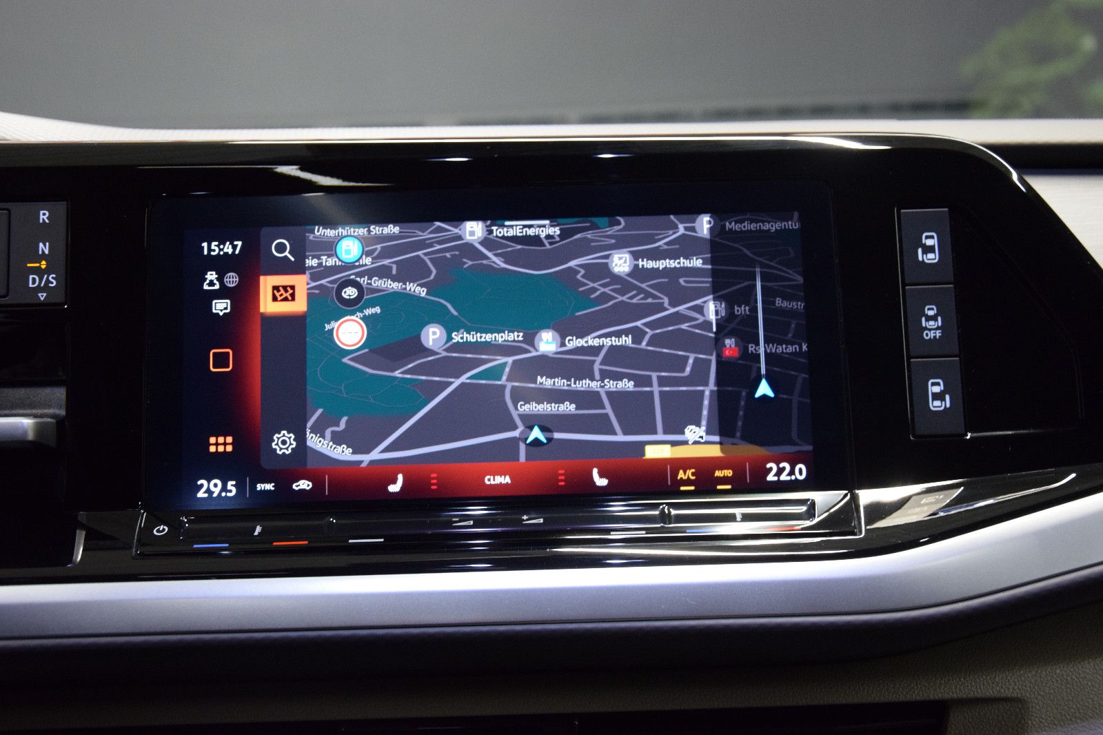 Fahrzeugabbildung Volkswagen T7 Multivan Style DSG Pano vis-a-vis Matrix AHK