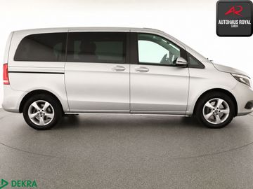 Mercedes V 220 - 6