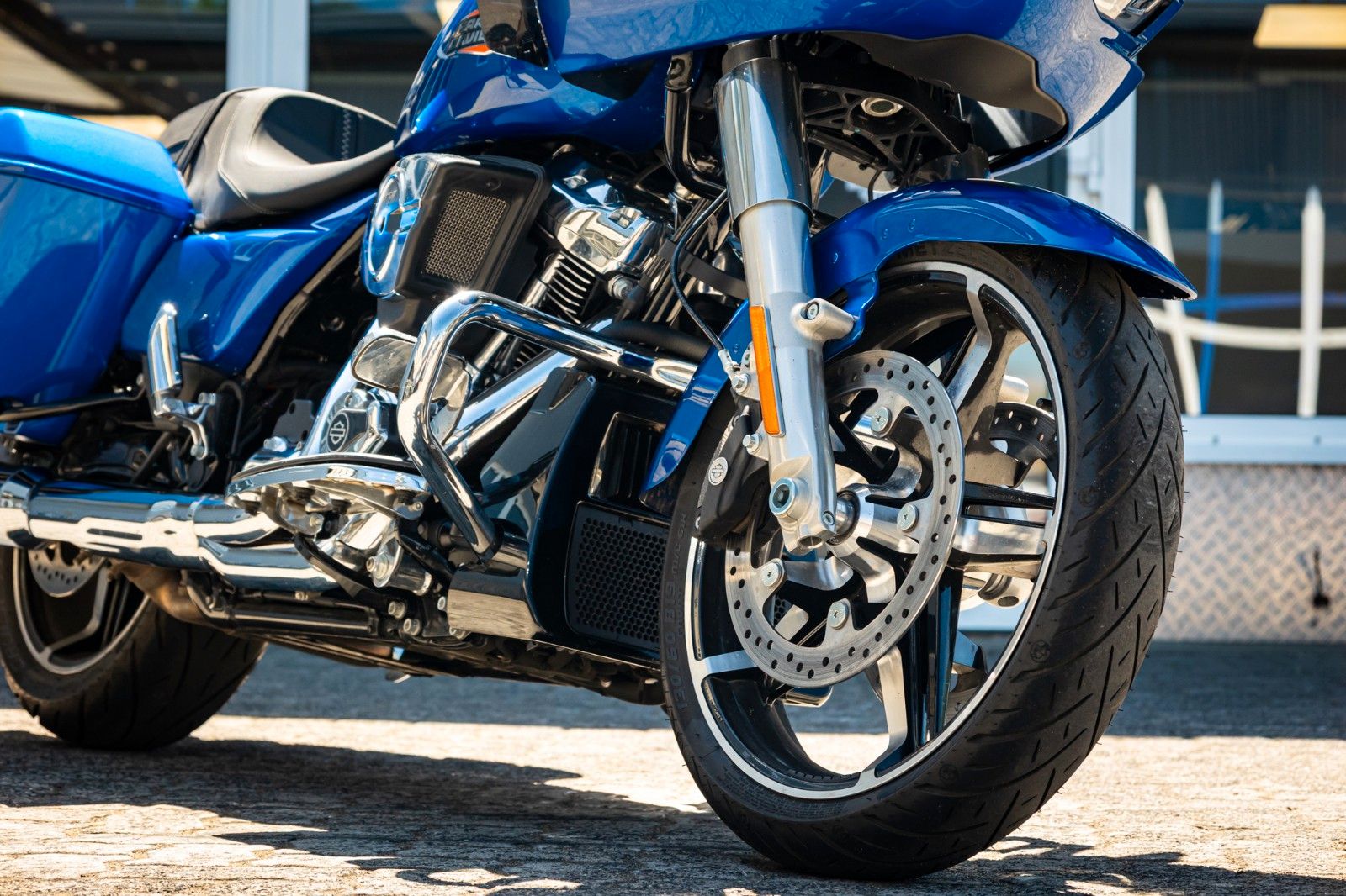 Fahrzeugabbildung Harley-Davidson ROAD GLIDE FLTRX 117 cui - Jekill & Hyde -