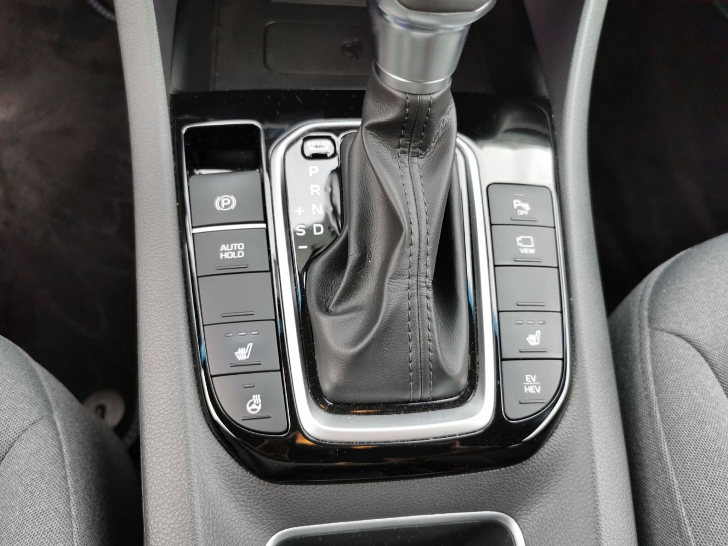 Fahrzeugabbildung Hyundai IONIQ Style Plug-In Hybrid Navi Kamera LED ACC S