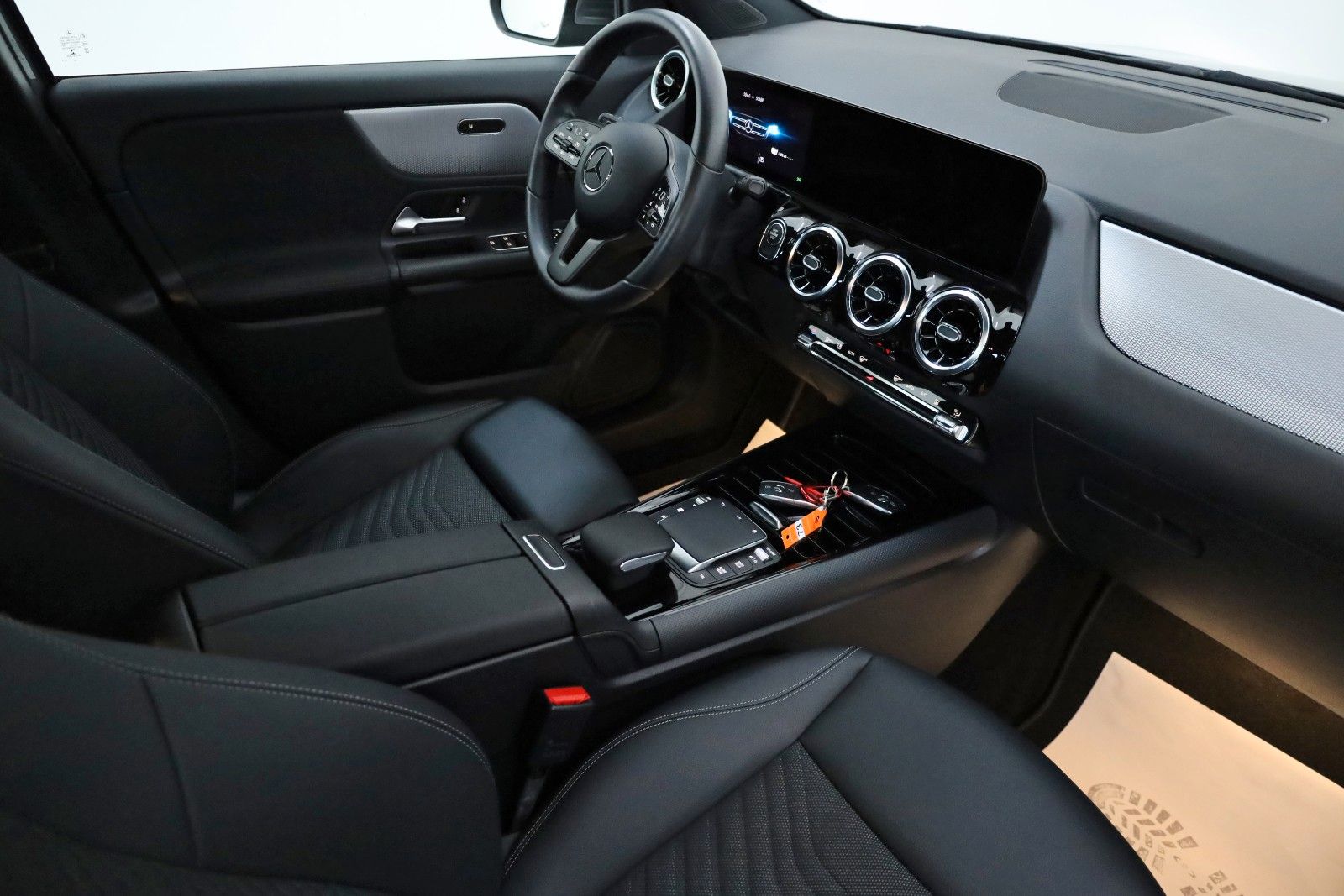 Fahrzeugabbildung Mercedes-Benz GLA 250e Style T-Leder,Navi,LED,SH,Park Paket