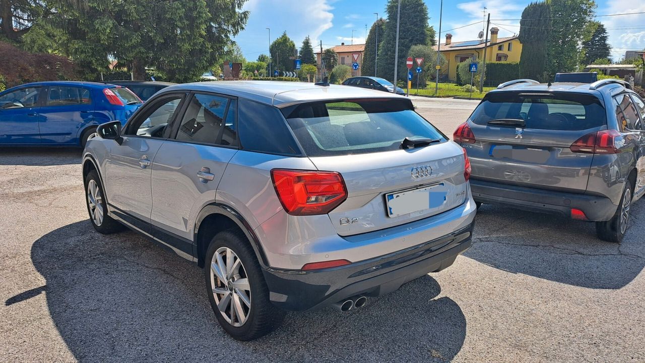 Audi Q2 35 TDI quattro S tronic Admired imagem 3