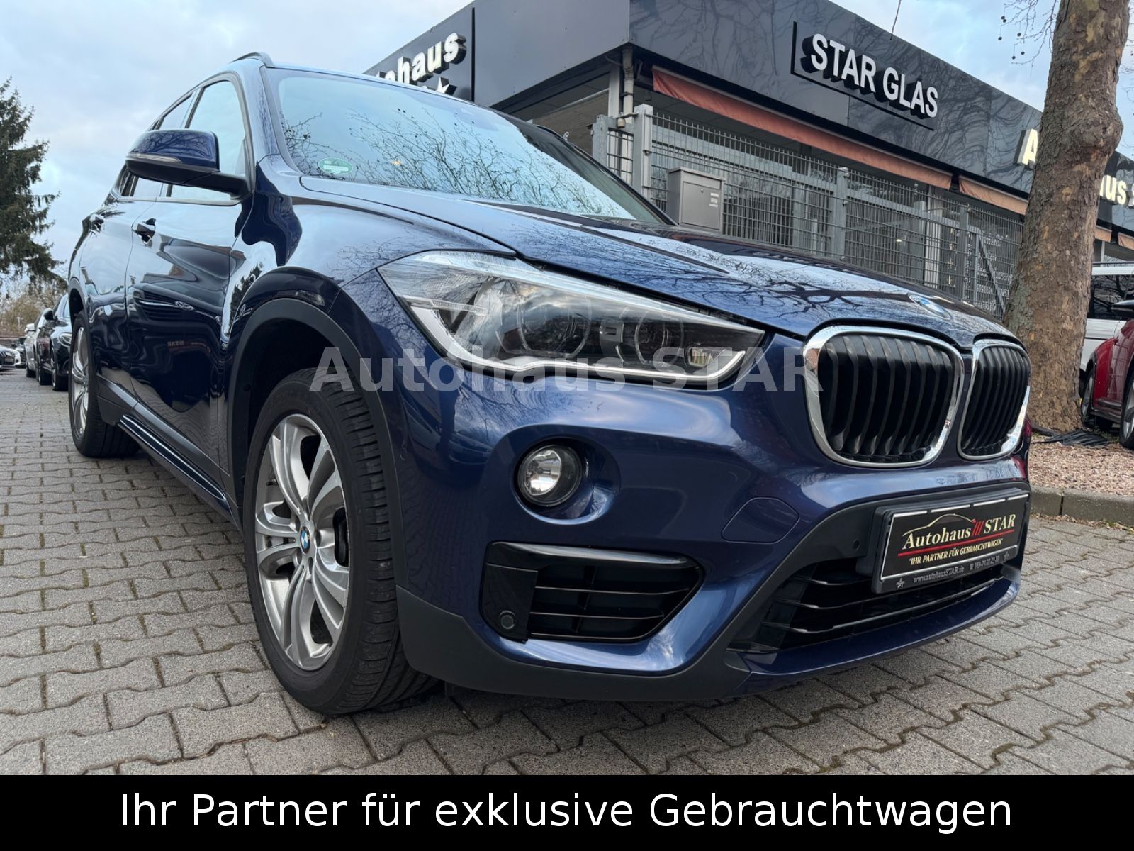 BMW X1 xDrive 18d Sport Line / KAMERA - LEDER - PANO