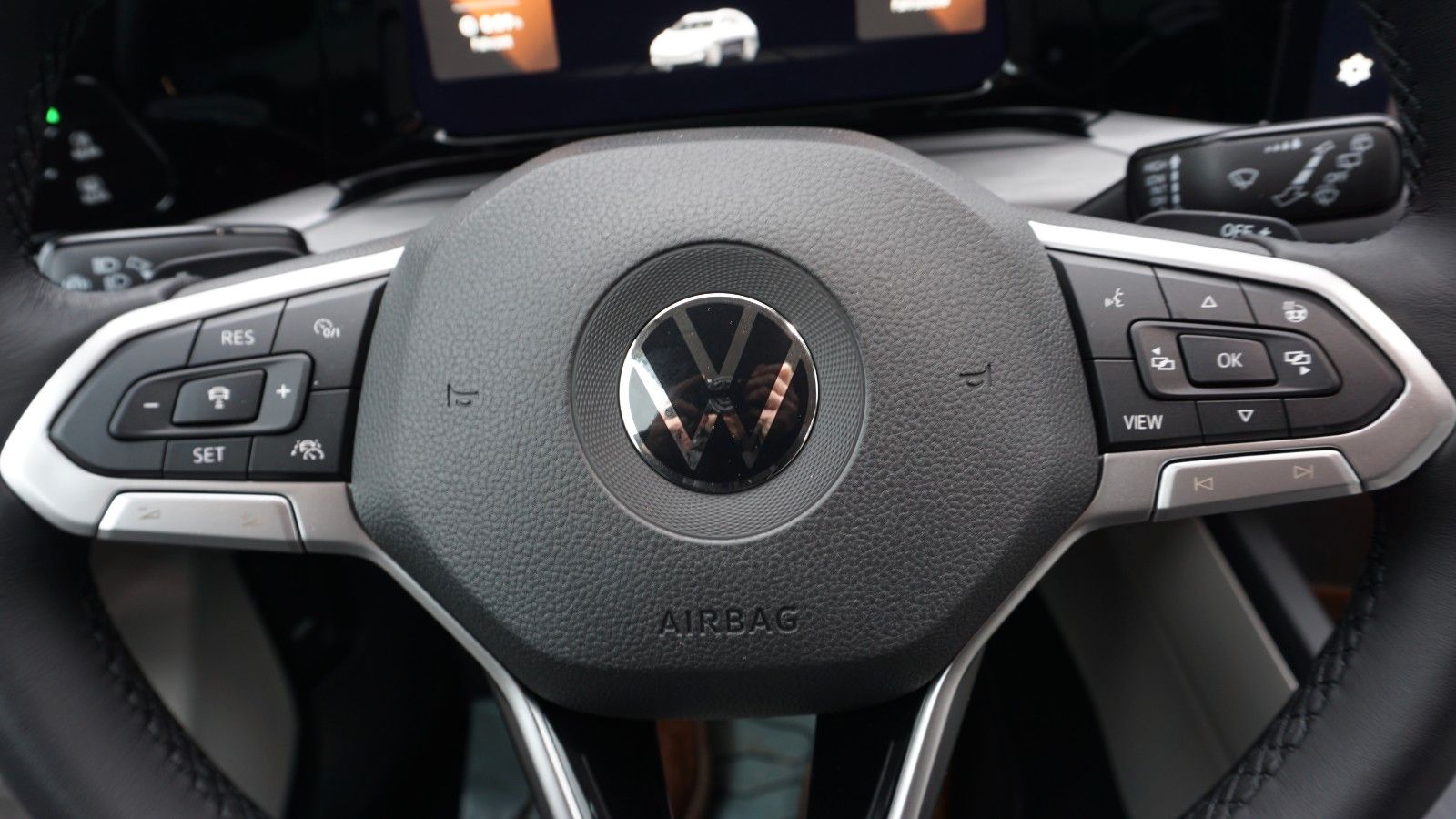 Fahrzeugabbildung Volkswagen Golf VIII Variant Style, Navi,LED,HUD,Kamera +WR