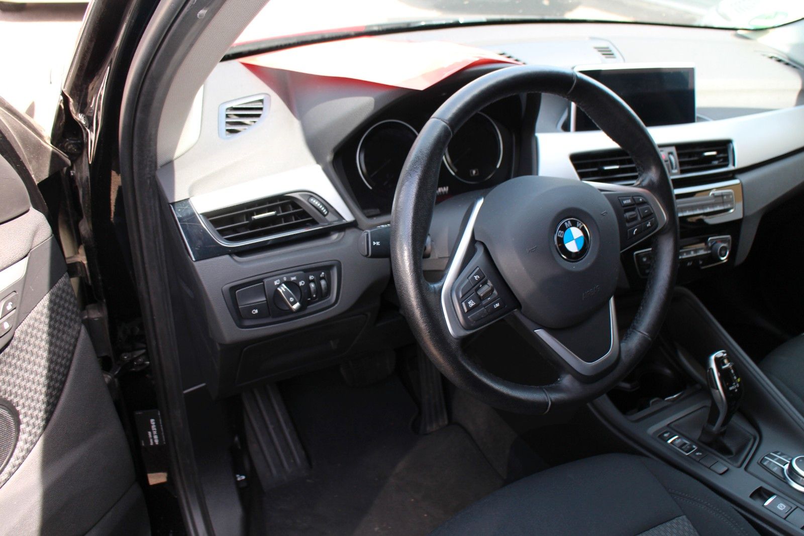 BMW X1 sDrive18d  Autom/Navip/Klimaaut/PDC/Multi/19" foto 11