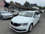 Skoda Octavia Combi Style/Navi/Bi-Xenon/ACC/ - Skoda Octavia: Weiß, Combi
