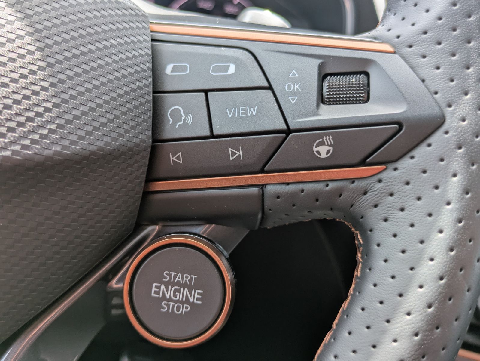 Fahrzeugabbildung CUPRA Leon VZ 2.0TSI 4Drive ACC*PANO*MATRIX*DCC*LM19"