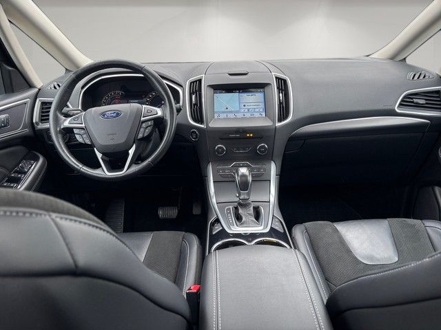 Fahrzeugabbildung Ford S-MAX 2.0Eco Boost Titanium PANO+LED+PARKLENK+AC