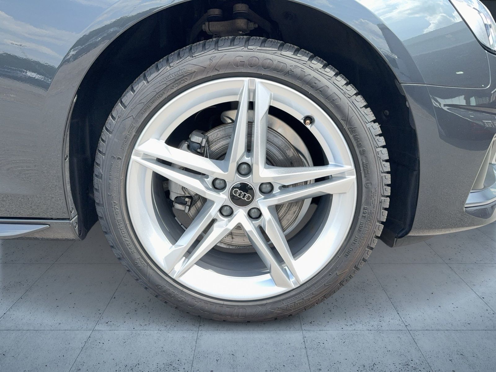 Audi A4 - Bild 8