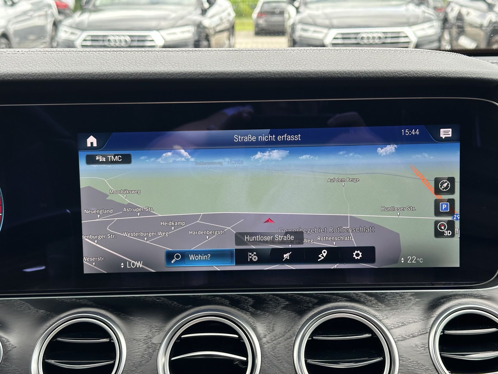 Fahrzeugabbildung Mercedes-Benz E 200 T AMG-Line NAV+LED+PANORAMA+BURMESTER+360°