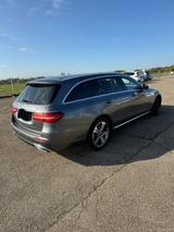 Mercedes-Benz E 220 d 4MATIC T Autom. - Avantgarde - Mercedes-Benz E 220 Gebrauchtwagen in Stuttgart