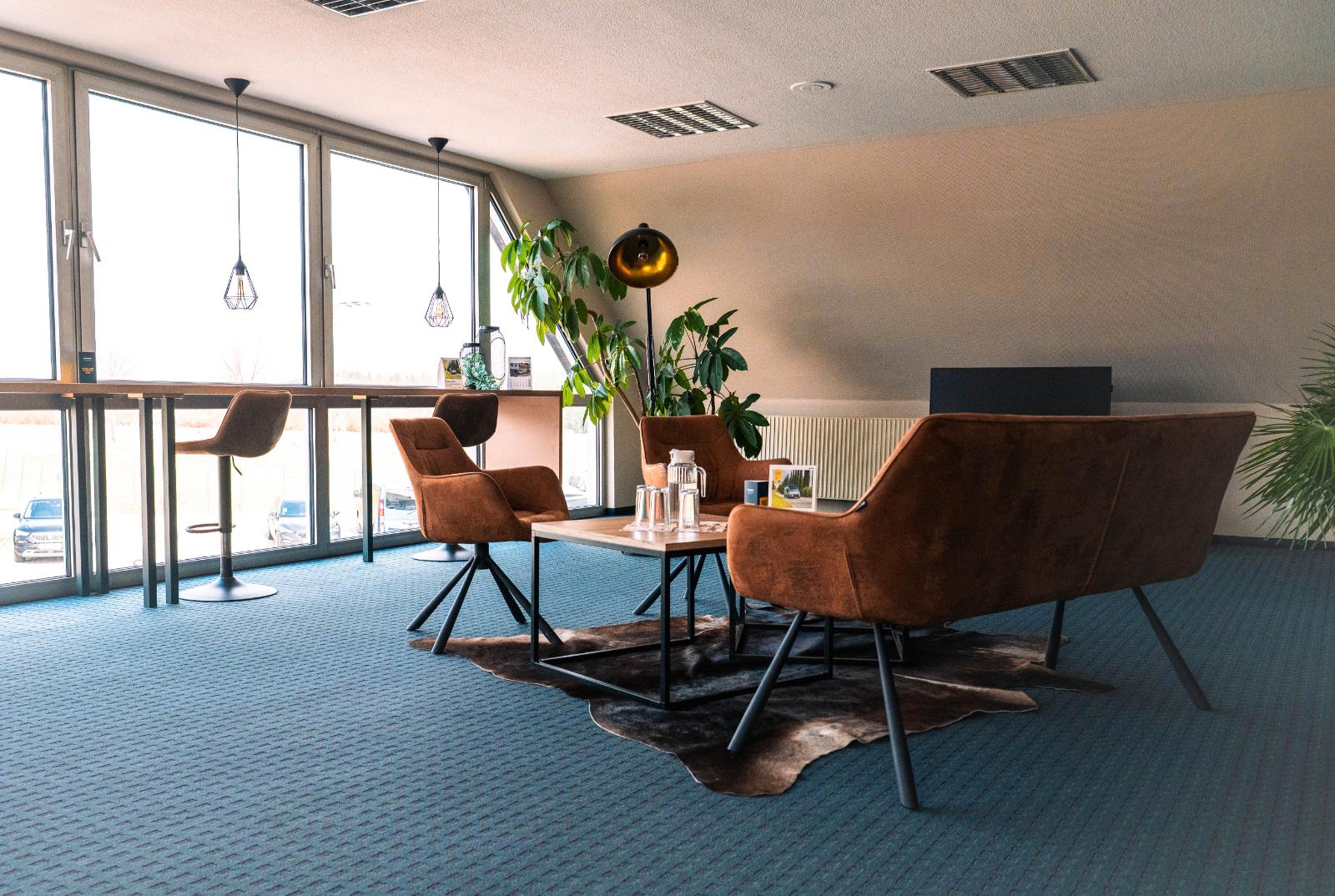showroom-image-bottom