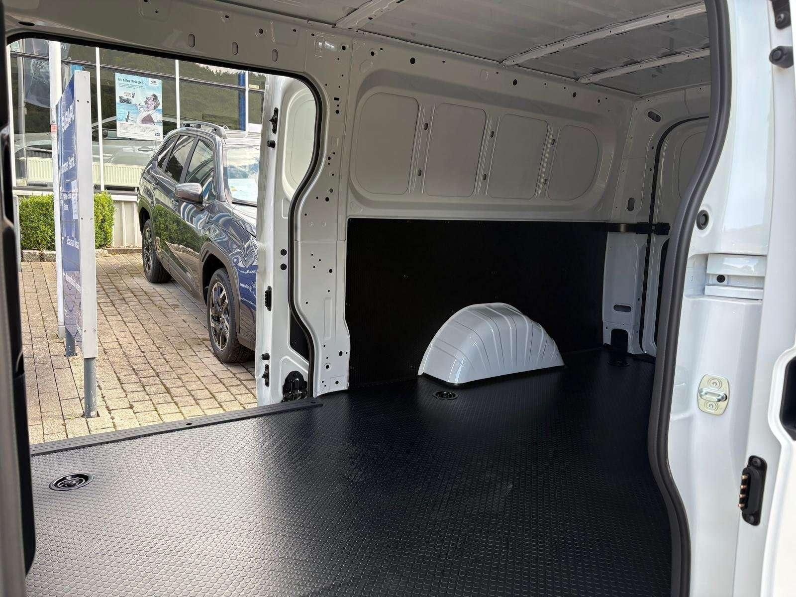 Maxus Others E Deliver 5 L2H1 AT FWD 64Kwh