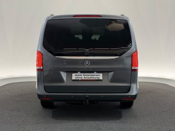 Mercedes V 220 - 6
