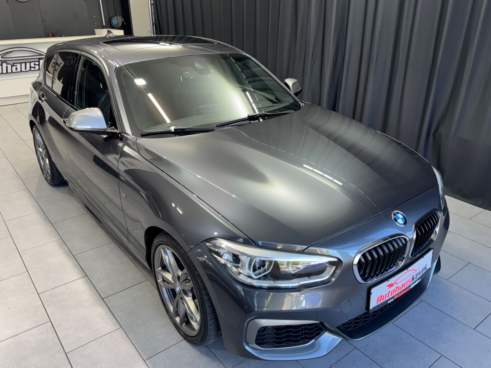 Fahrzeugabbildung BMW M140i xDrive|LEDER|NAVI|SCHIEBEDACH|AUTOMATIK|