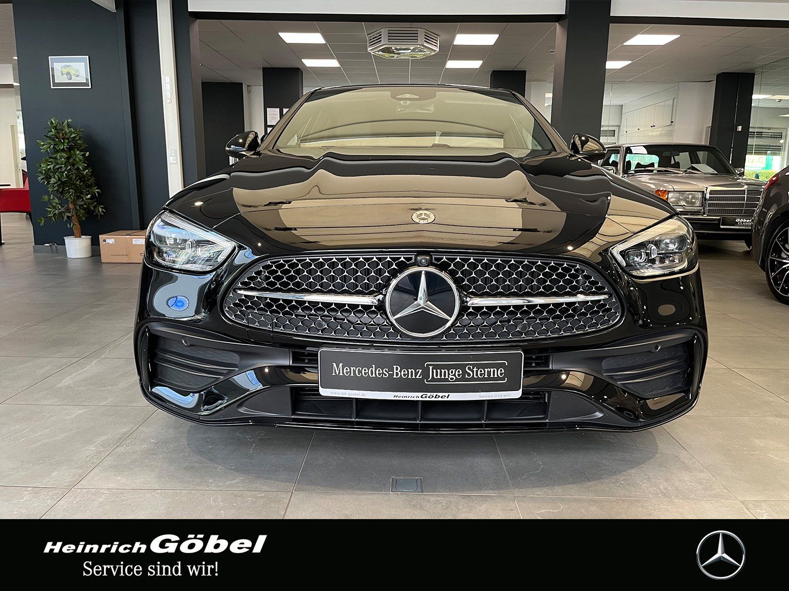 Fahrzeugabbildung Mercedes-Benz C 220 d AMG+DIGITAL.L+AHK+NIGHT+360°+MEMORY+SMI