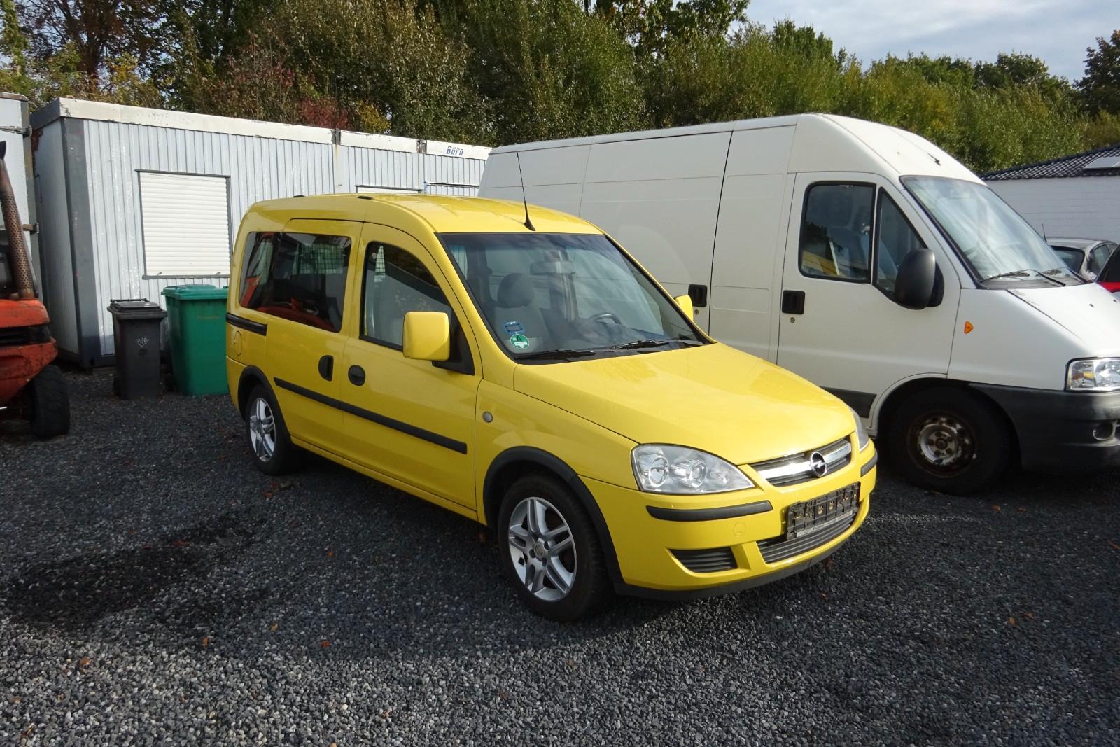 Opel Combo 2010 — interior