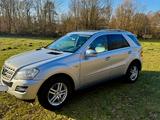 Mercedes-Benz ML 300 CDI BlueEfficiency 4MATIC AHK Xenon, STHZ - gebrauchte Mercedes-Benz ML 300 aus dem Jahr 2010