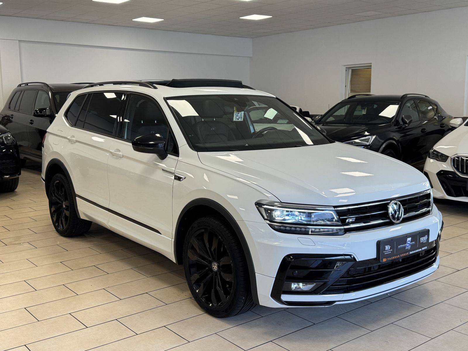 Volkswagen Tiguan Allspace R-line Leder*Pano*AHK*7Sitzer*  imagem 3