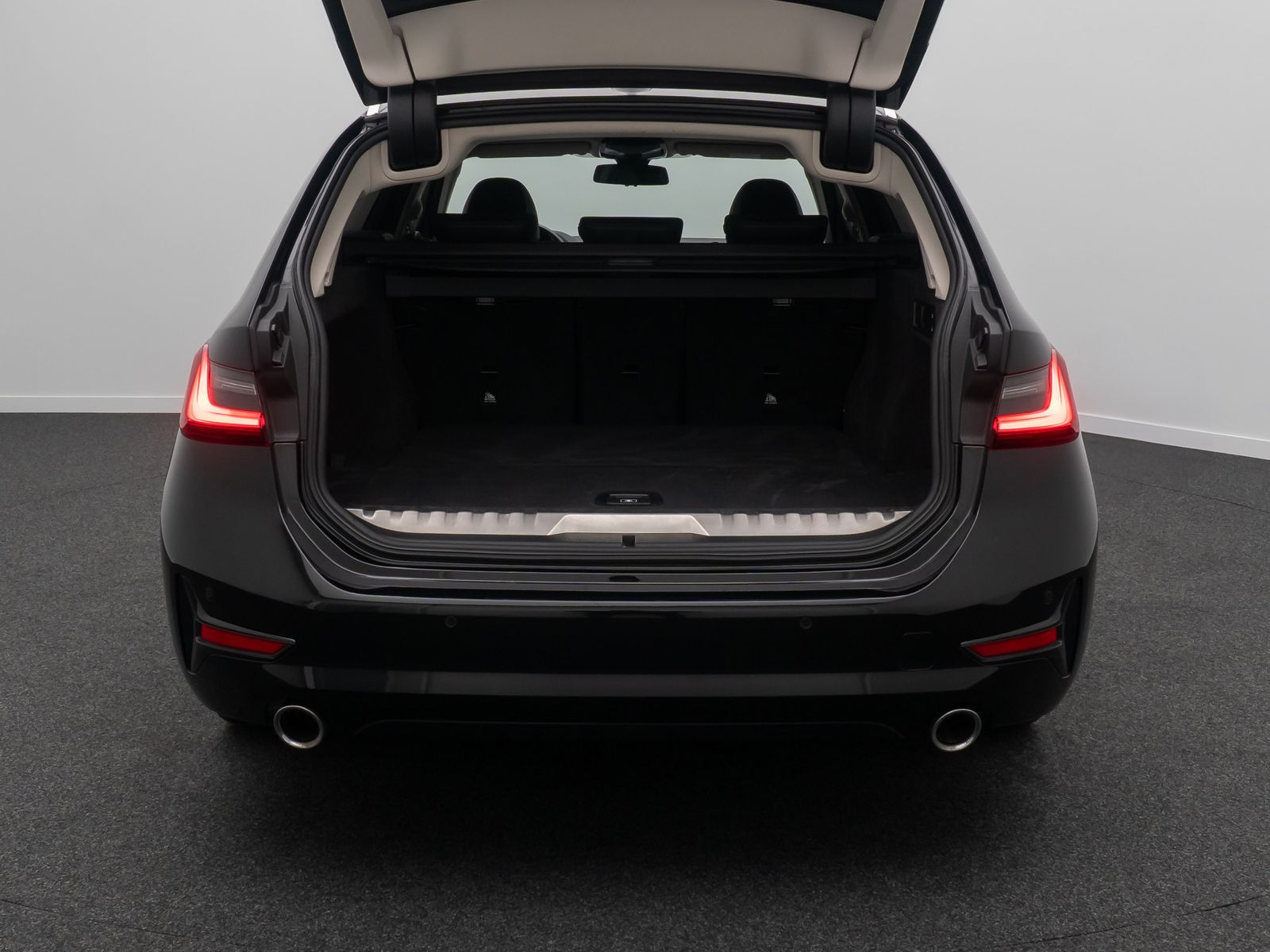 Fahrzeugabbildung BMW 320e Sport Line Alarm DAB Kamera Individual Komf