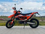 KTM 690 SMC R Supermoto MY 2024 LAGER - KTM 690 SM