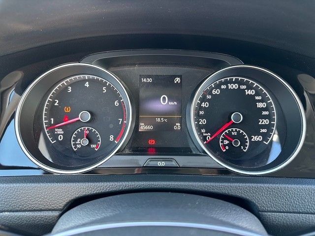 Fahrzeugabbildung Volkswagen Golf VII 1.2TSI "Cup" PARKLENK+SITZHZG+KLIMAAUT+