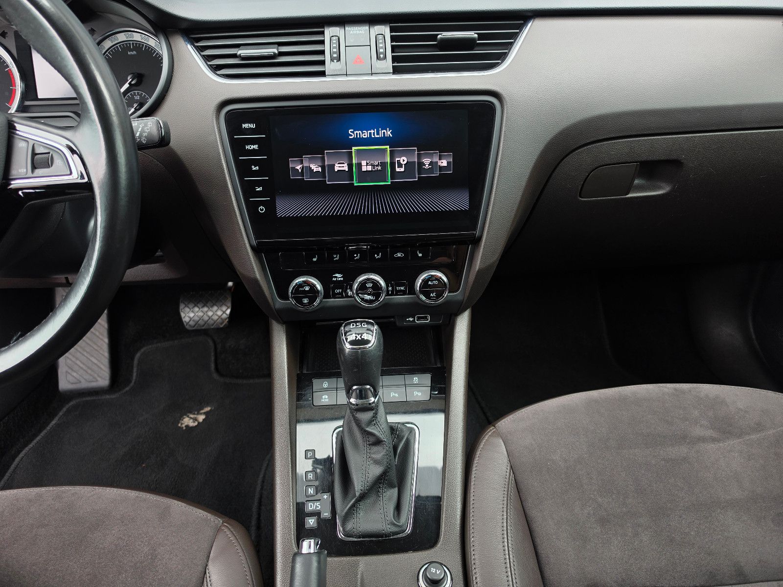 Skoda Octavia 2.0 L&K 4x4 TÜV Neu/Scheckh./LED/Pano. foto 24