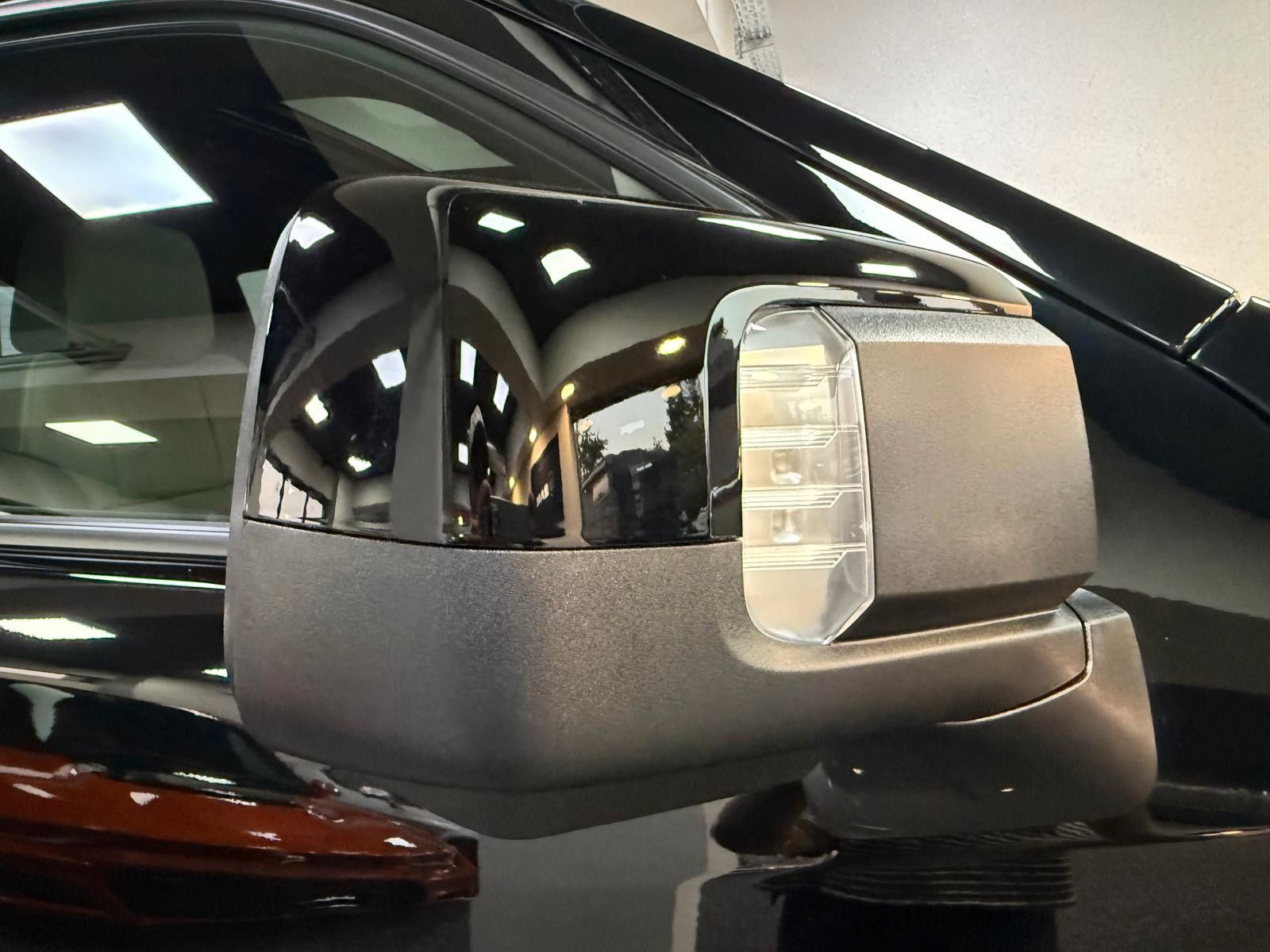 Fahrzeugabbildung Chevrolet 2026 SILVERADO ZR2 OFF ROAD-SIDE ST 6.2L V8-4x4