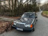 Mercedes-Benz Mercedes E Klasse 230 e H Kennzeichen Taus... - Mercedes-Benz E 230 aus 1985