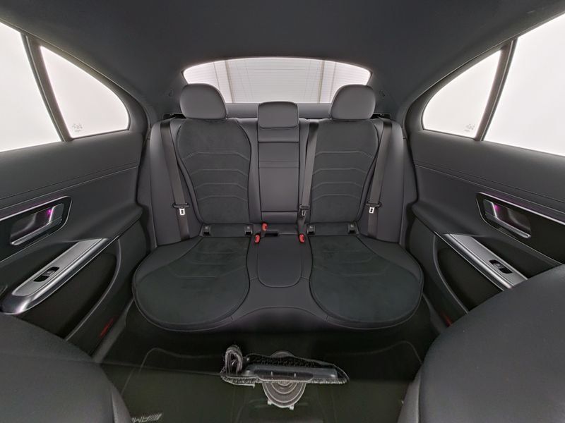 Fahrzeugabbildung Mercedes-Benz E 200 AMG*Totwinkel*Kamera*LED*19"*MBUX*CarPlay