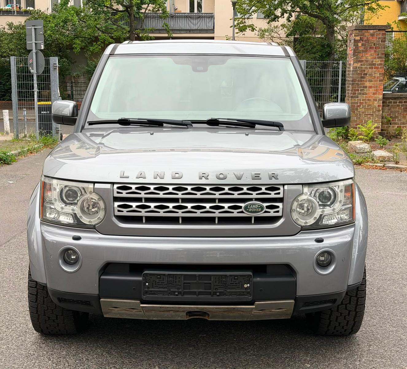 Land Rover Discovery 4 SDV6 256 ch SE • 7 places • Cuir • GPS • Suspension pneumatique • Attelage 3,5 t