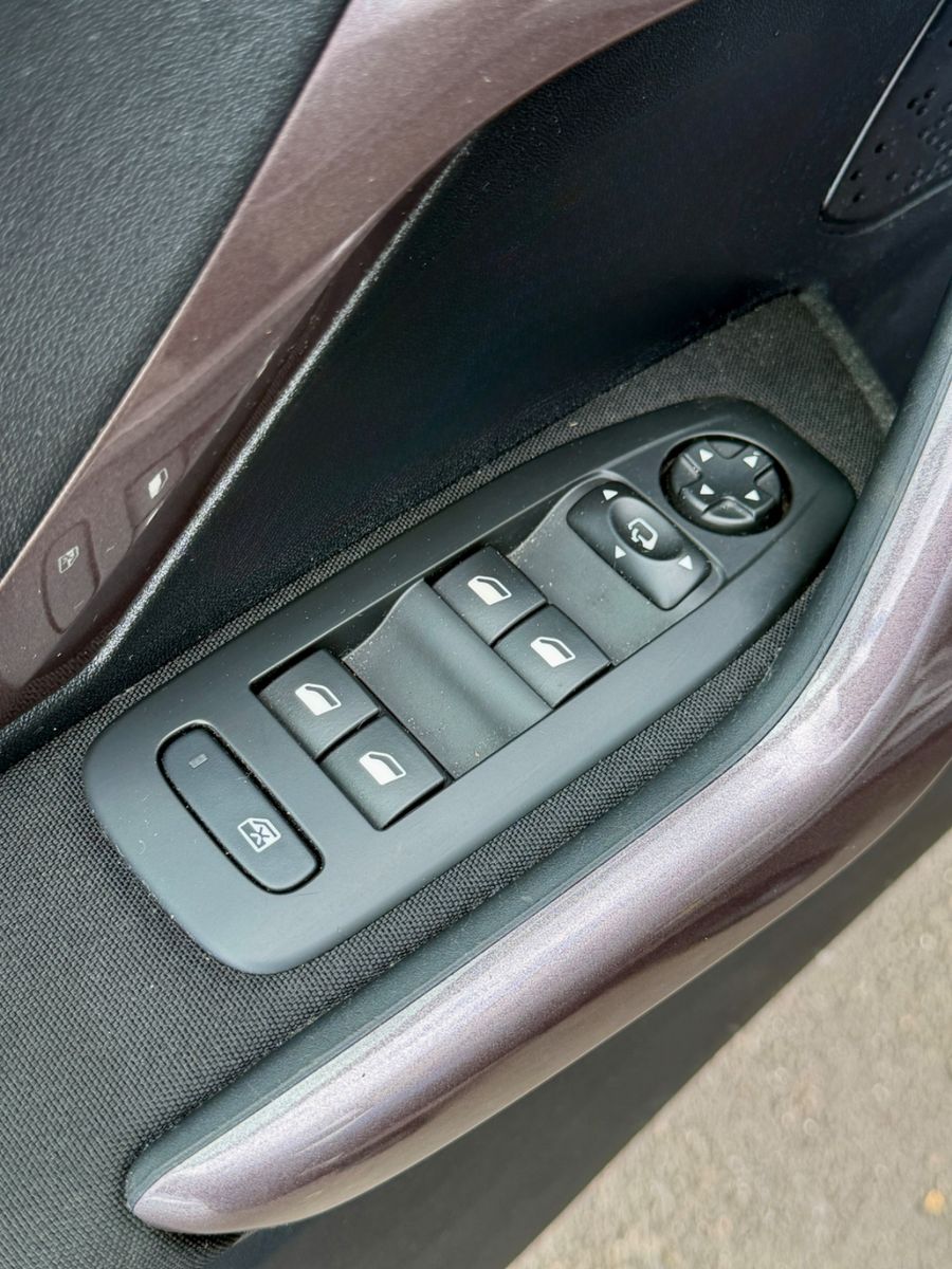 Fahrzeugabbildung Peugeot 2008 Active 1,2