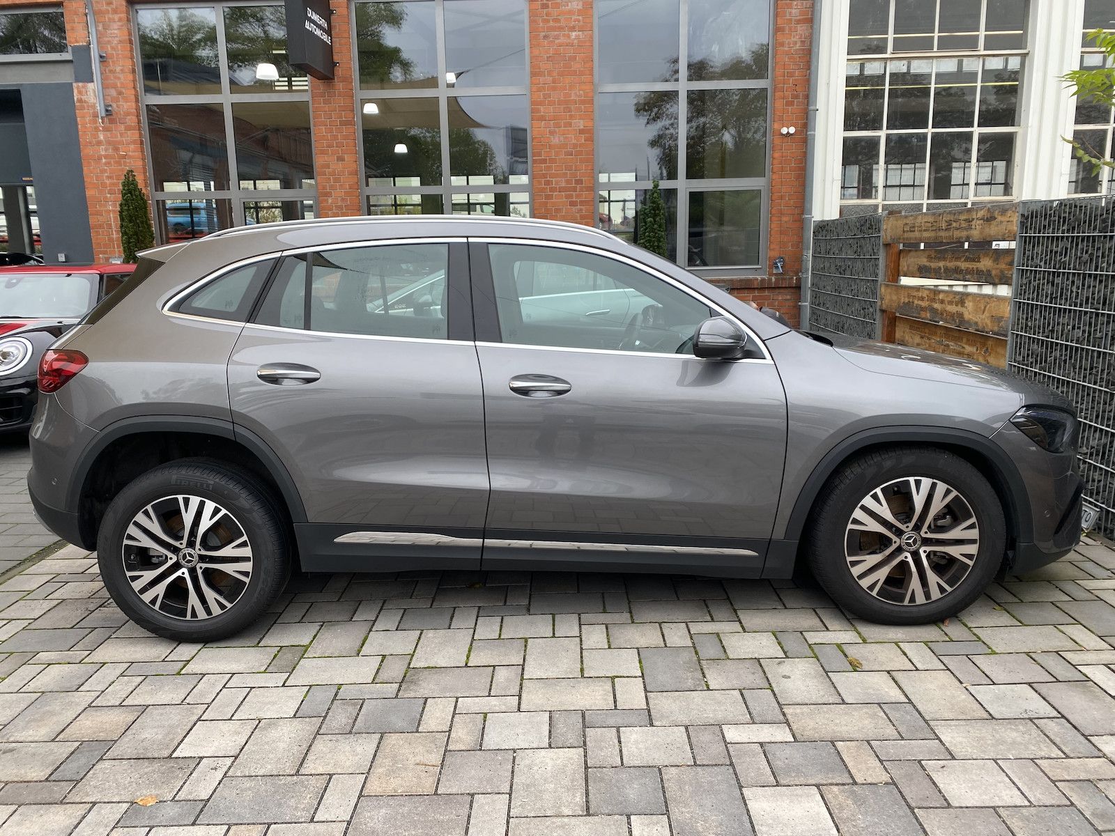 Fahrzeugabbildung Mercedes-Benz GLA 250 4M Progressive Advanced+/