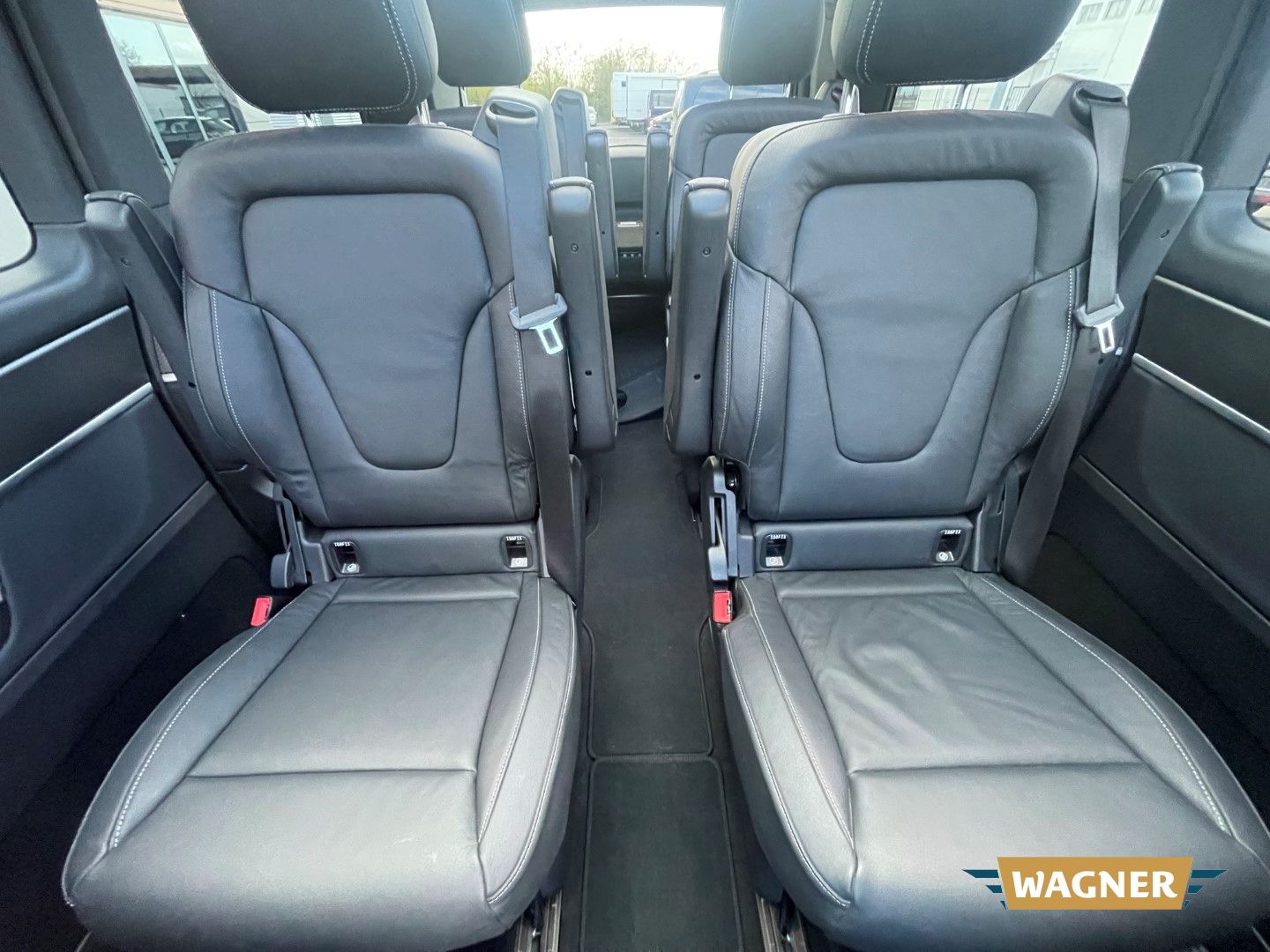 Fahrzeugabbildung Mercedes-Benz V 250 d AVANTGARDE AMG EDITION lang Night Paket