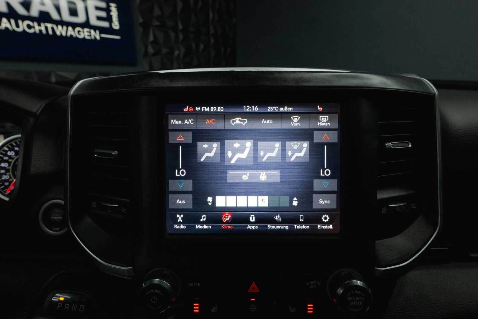 Fahrzeugabbildung Dodge RAM 5.7 V8 HEMI 4x4 LIMITED Blue Edition Offroad