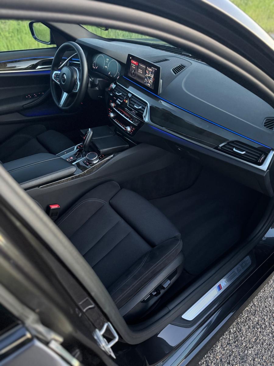 BMW 530d *1.HAND *M-SPORTPAKET *LED *SCHIEBEDACH  