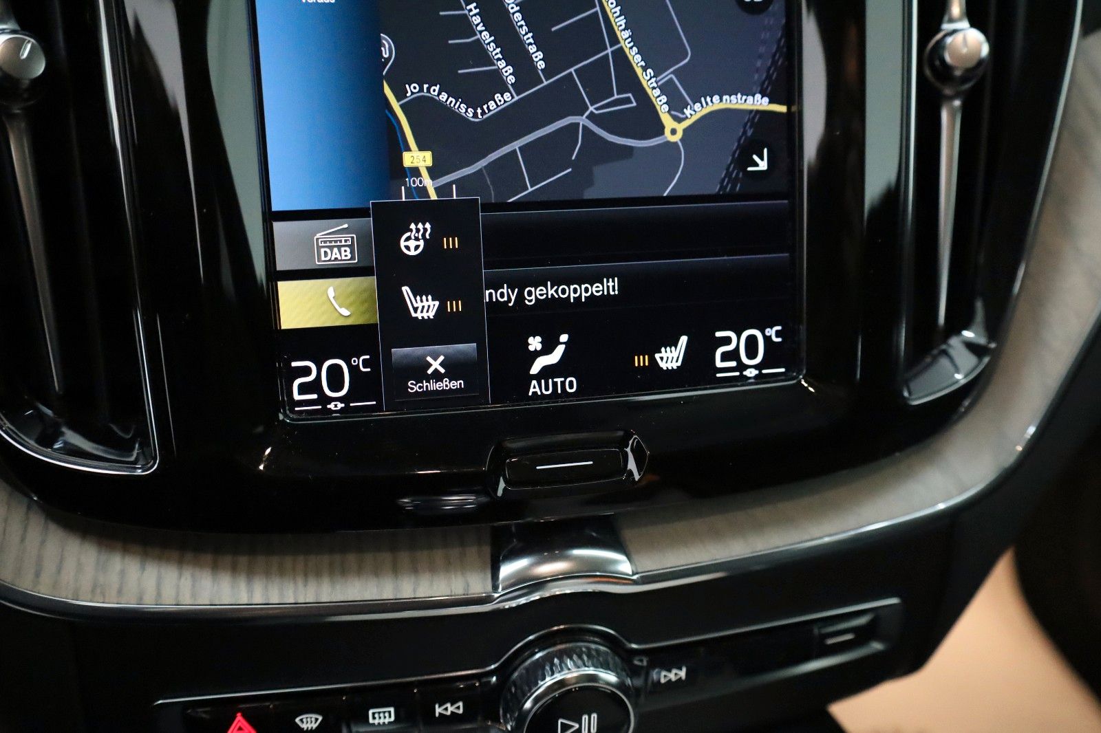 Fahrzeugabbildung Volvo XC60 Inscription T6 AWD,Leder,Kamera,Panoram,AHK