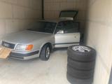 Audi 100 Avant  - silberne Audi 100