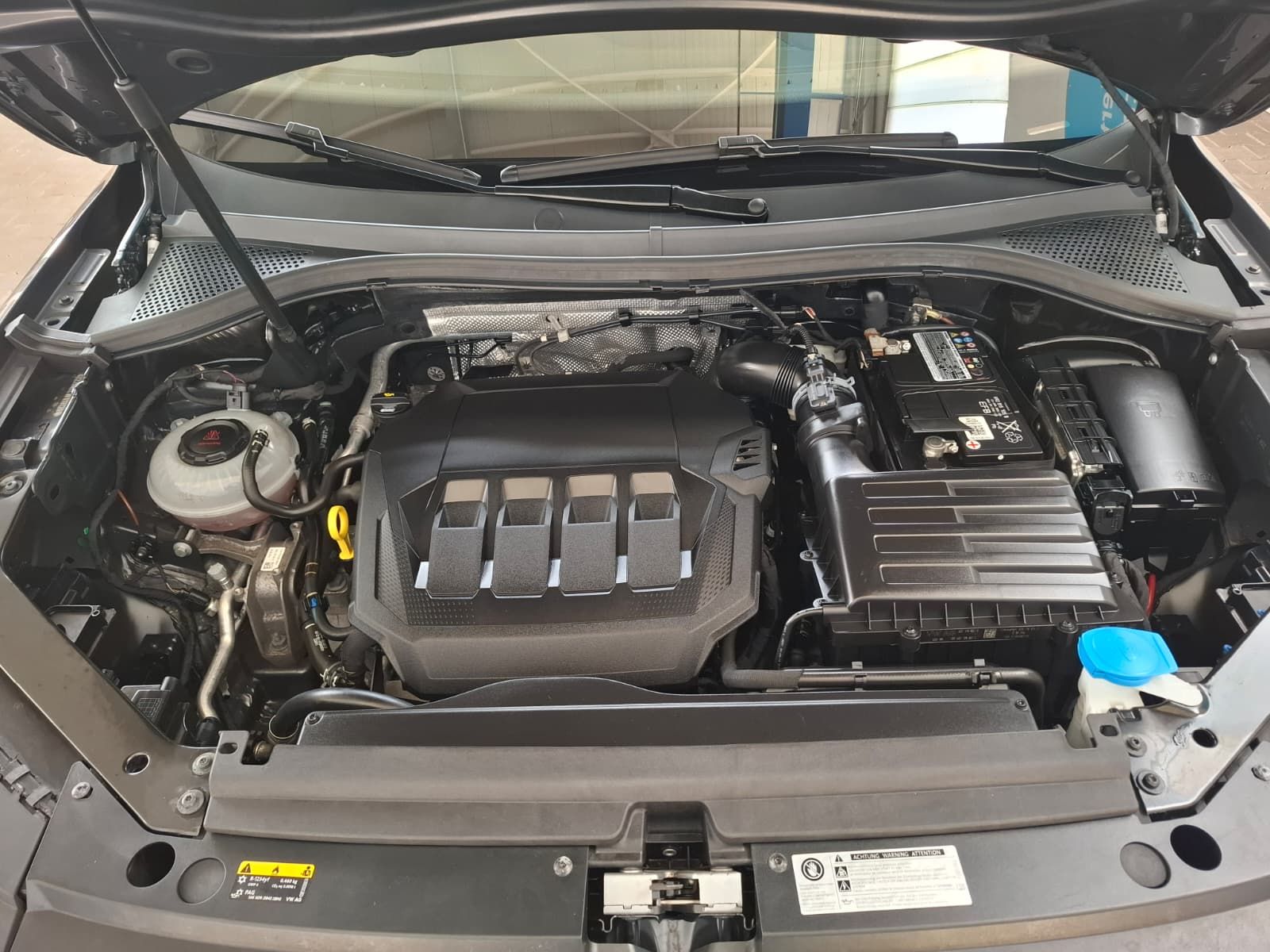 Fahrzeugabbildung Volkswagen Tiguan Highline 2.0TSI DSG 4-Motion R-Line + AHK