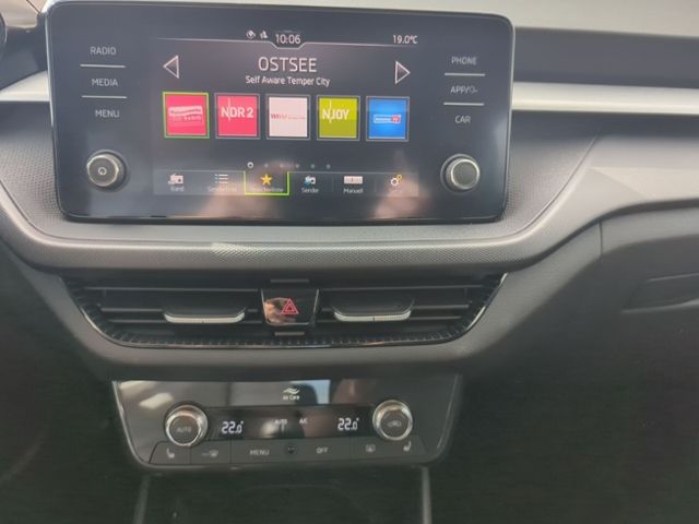 Fahrzeugabbildung SKODA Fabia 1.0 MPI Ambition CLIMATRONIC SITZHZG SMART