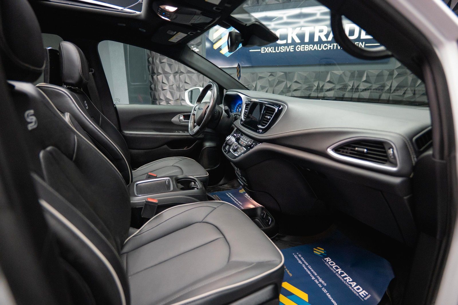 Fahrzeugabbildung Chrysler Pacifica 3.6 V6 LIMITED Night *Pano*CarPlay*ACC