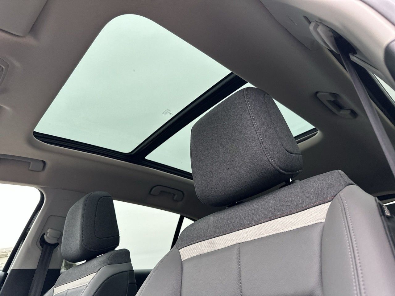 Fahrzeugabbildung Citroën C5 Aircross Shine Pack Hybrid 225PS