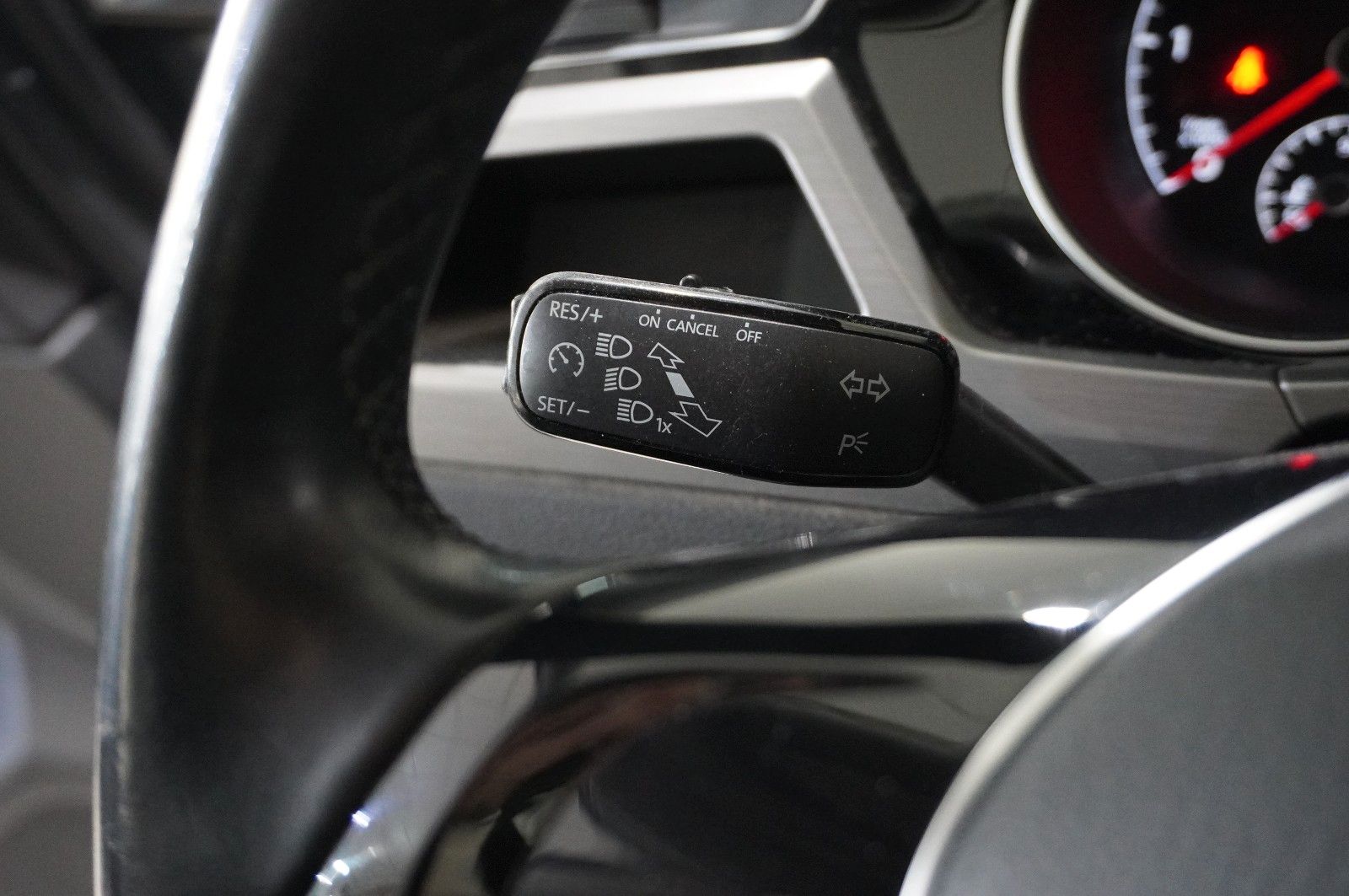 Fahrzeugabbildung Volkswagen Touran 2.0 TDI COMFORTLINE KLIMA/PDC/USB/ALU/BT
