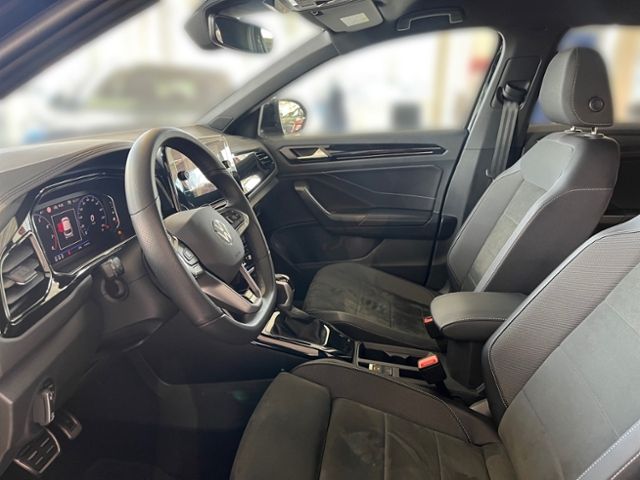 Fahrzeugabbildung Volkswagen T-Roc 1.5 TSI DSG R-LINE BLACK STYLE IQ.DRIVE KA