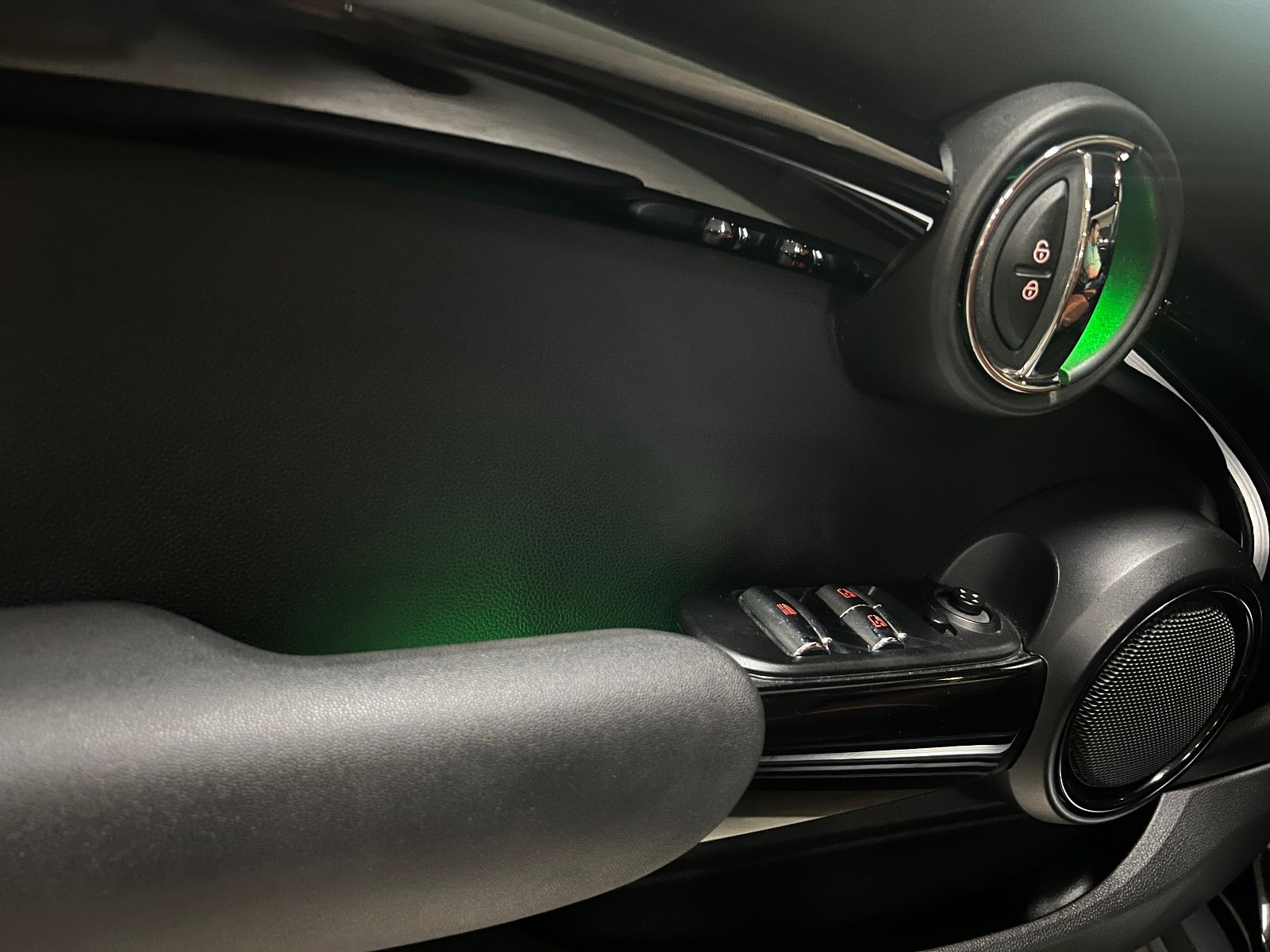 Fahrzeugabbildung MINI Cooper CABRIO AUTOMATIK NAVI LED LEDER CHESTER
